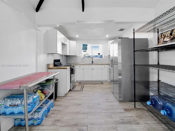 2275 NW 30th St, Miami FL 33142