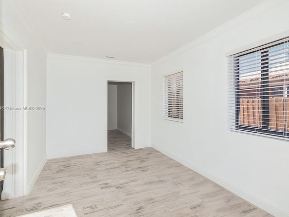 2275 NW 30th St, Miami FL 33142