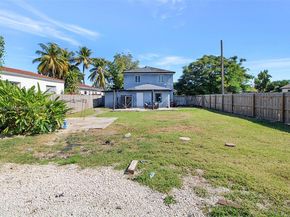 2275 NW 30th St, Miami FL 33142