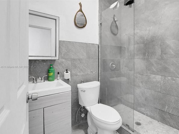 2275 NW 30th St, Miami FL 33142