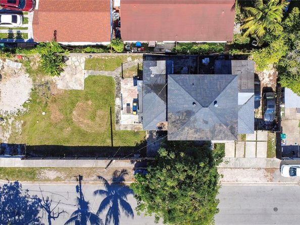 2275 NW 30th St, Miami FL 33142