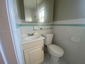 6750 NW 7th Ct, Margate FL 33063