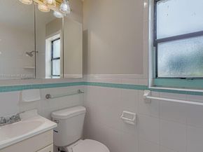 6750 NW 7th Ct, Margate FL 33063
