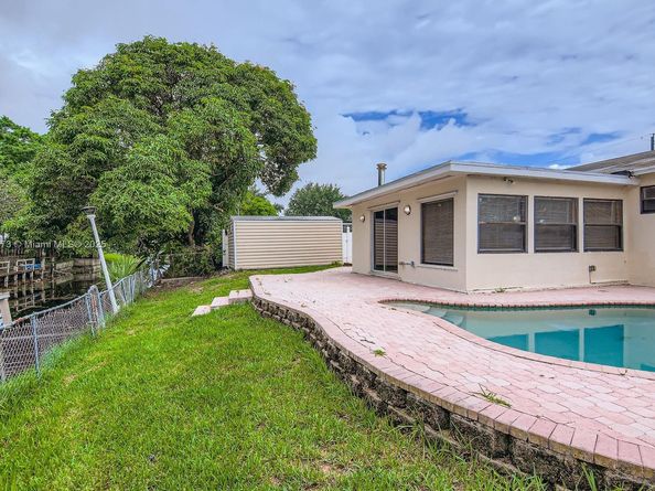 6750 NW 7th Ct, Margate FL 33063
