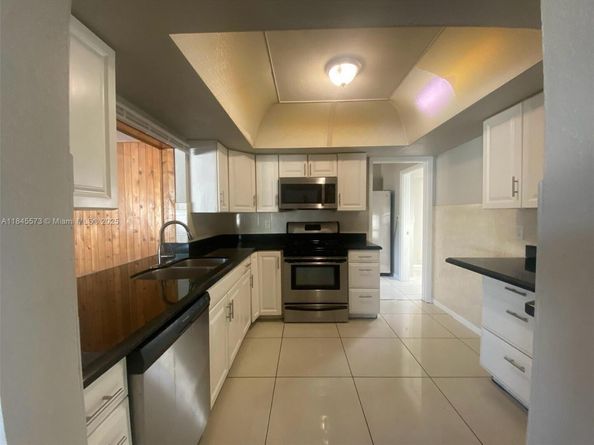 6750 NW 7th Ct, Margate FL 33063