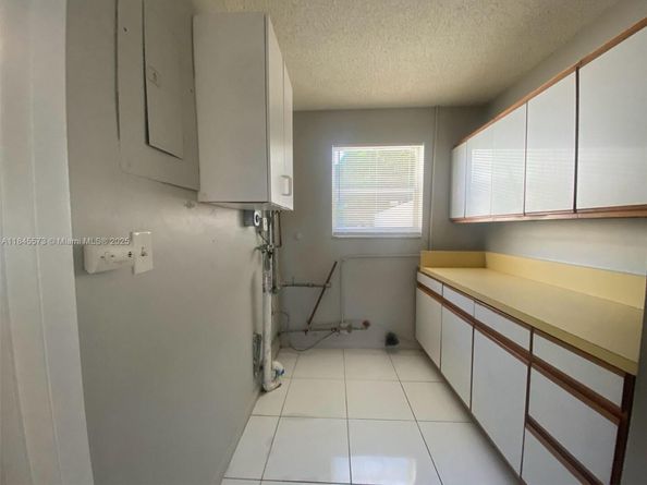 6750 NW 7th Ct, Margate FL 33063
