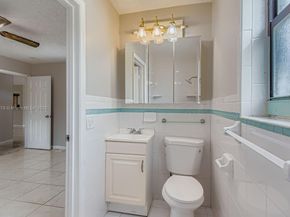 6750 NW 7th Ct, Margate FL 33063