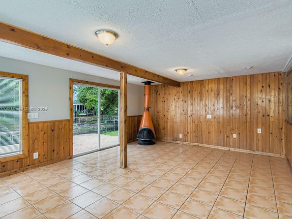 6750 NW 7th Ct, Margate FL 33063
