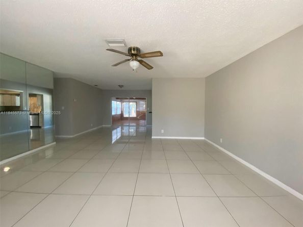 6750 NW 7th Ct, Margate FL 33063