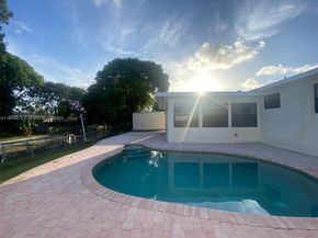 6750 NW 7th Ct, Margate FL 33063