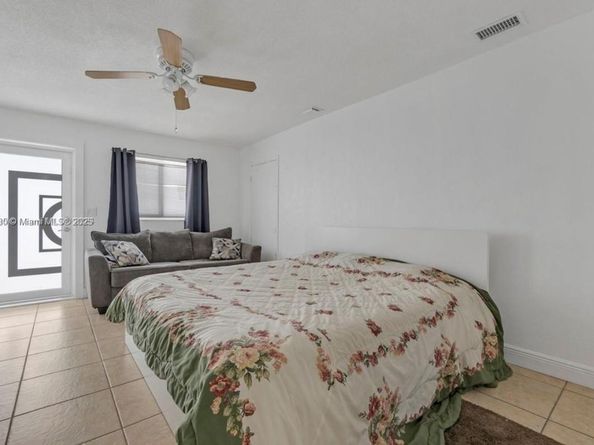 329 W 18th St, Hialeah FL 33010