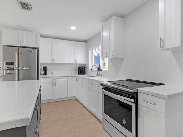 329 W 18th St, Hialeah FL 33010