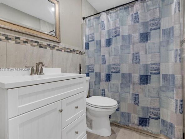 329 W 18th St, Hialeah FL 33010