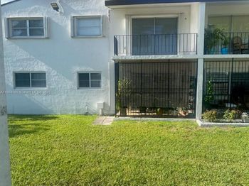 9520 SW 8th St
