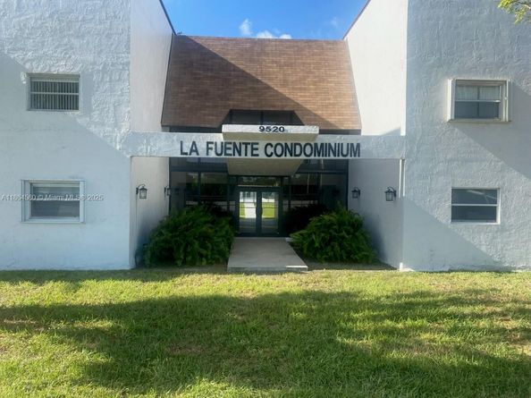 9520 SW 8th St 111, Miami FL 33174