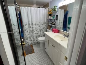 9520 SW 8th St 111, Miami FL 33174