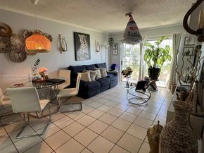 9520 SW 8th St 111, Miami FL 33174