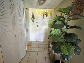 9520 SW 8th St 111, Miami FL 33174