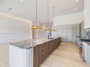 12450 Oak Park Dr, Davie FL 33330