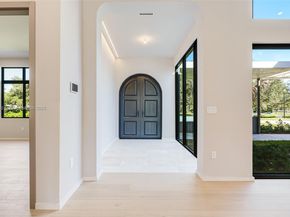12450 Oak Park Dr, Davie FL 33330