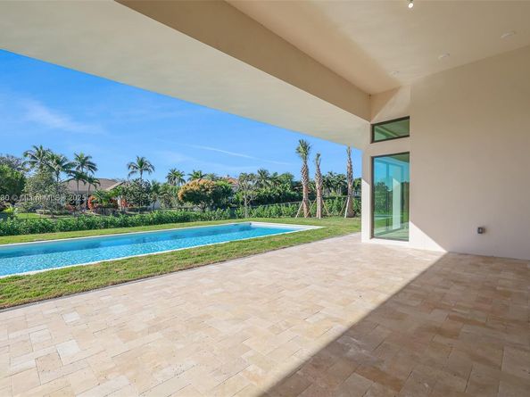 12450 Oak Park Dr, Davie FL 33330