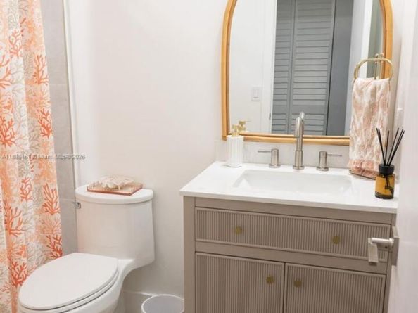 Undisclosed Address #A11886451, Miami FL 33185