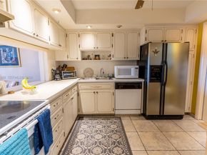 330 SE 2nd St 405F, Hallandale Beach FL 33009