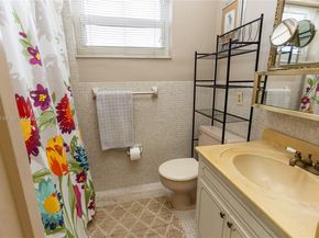 330 SE 2nd St 405F, Hallandale Beach FL 33009