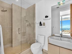 200 Biscayne Boulevard Way 5401, Miami FL 33131