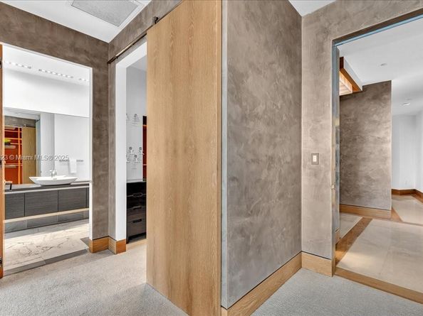 200 Biscayne Boulevard Way 5401, Miami FL 33131