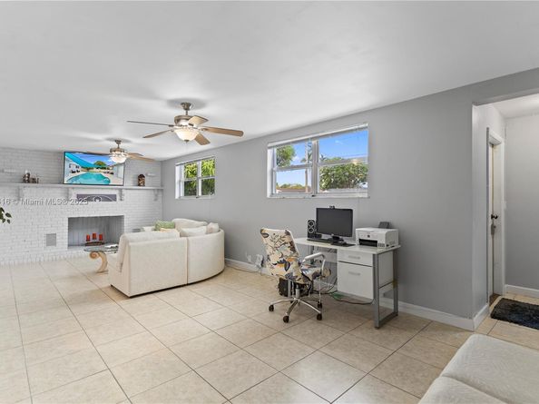 4515 Jackson St, Hollywood FL 33021