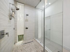 865 W 47th St, Miami Beach FL 33140