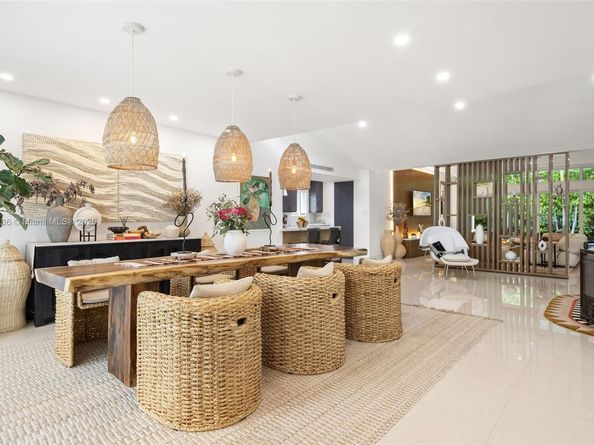 865 W 47th St, Miami Beach FL 33140