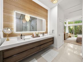 865 W 47th St, Miami Beach FL 33140