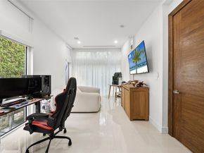 865 W 47th St, Miami Beach FL 33140