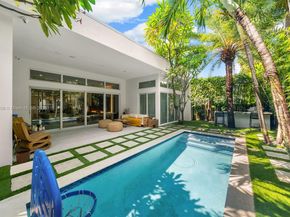 865 W 47th St, Miami Beach FL 33140