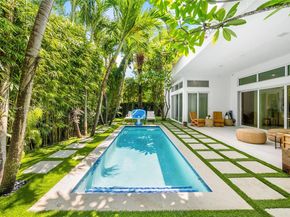 865 W 47th St, Miami Beach FL 33140