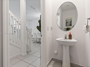 21018 NE 8th Ave 21018, Miami FL 33179