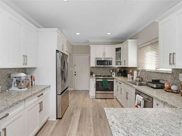 1330 NE 42nd Ave, Homestead FL 33033