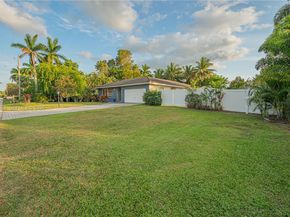 11400 Tara Dr, Plantation FL 33325