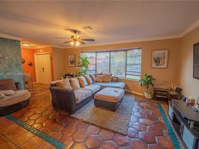 11400 Tara Dr, Plantation FL 33325