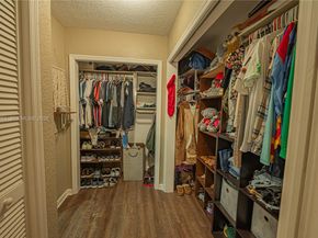 11400 Tara Dr, Plantation FL 33325