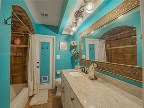 11400 Tara Dr, Plantation FL 33325