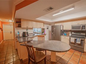 11400 Tara Dr, Plantation FL 33325