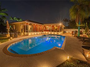 11400 Tara Dr, Plantation FL 33325