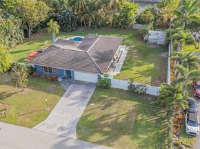 11400 Tara Dr, Plantation FL 33325