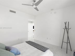 17111 Biscayne Blvd 2002, North Miami Beach FL 33160