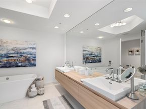 17111 Biscayne Blvd 2002, North Miami Beach FL 33160