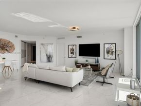 17111 Biscayne Blvd 2002, North Miami Beach FL 33160