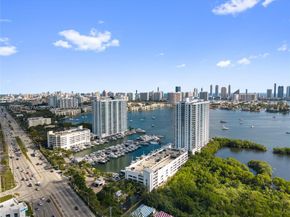 17111 Biscayne Blvd 2002, North Miami Beach FL 33160